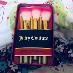 Juicy Couture Makeup - Juicy Couture makeup brush set! New Juicy Couture Makeup - Juicy Couture makeup brush set! New